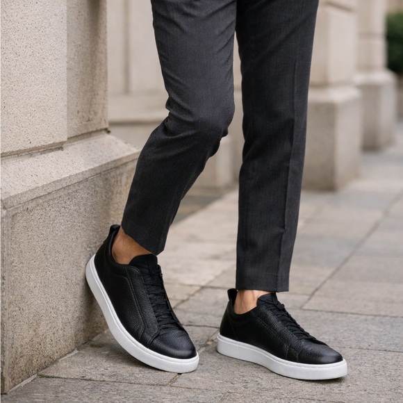Men’s Leather Stretch Slip-On Sneakers